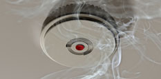 Smoke detector detecting smoke