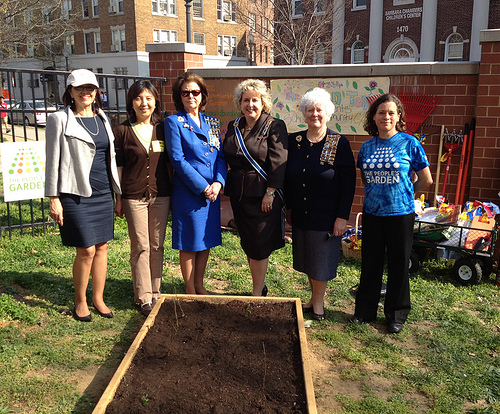 A partnership between Columbia Heights Educational Campus, USDA and Daughters of the American Revolution helped bring a People’s Garden to the school’s campus.  From left to right: Maria Tuveka, Columbia Heights Educational Campus Principal; Ruihong Guo, AMS Associate Administrator; Brenda Baker Lee; D.C. DAR State Librarian; Sharon K. Thorn-Sulima, D.C. DAR State Regent; Ann Schaeffer, D.C. DAR State School Chairman; and Livia Marqués, USDA People’s Garden Director. A partnership between Columbia Heights Educational Campus, USDA and Daughters of the American Revolution helped bring a People’s Garden to the school’s campus.  From left to right: Maria Tuveka, Columbia Heights Educational Campus Principal; Ruihong Guo, AMS Associate Administrator; Brenda Baker Lee; D.C. DAR State Librarian; Sharon K. Thorn-Sulima, D.C. DAR State Regent; Ann Schaeffer, D.C. DAR State School Chairman; and Livia Marqués, USDA People’s Garden Director. 