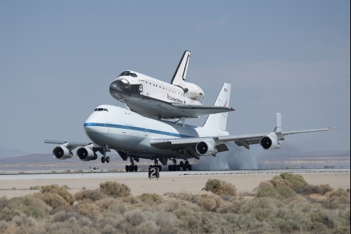 Space Shuttle Lands 