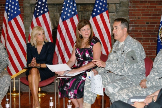 Dr. Biden Meets with Missouri National Guard Members