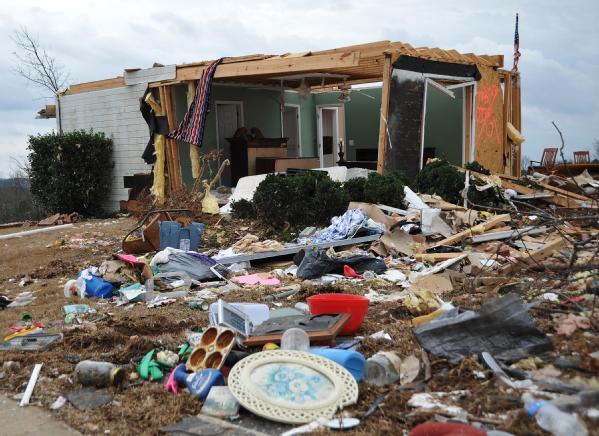 Trussville, Alabama, 5 de febrero de 2012 – Daños en la ciudad de Trussville durante las tormentas severas, tornados, vientos directos e inundaciones que afectaron o destruyeron partes de Alabama durante el periodo de 22 y 23 de enero de 2012.