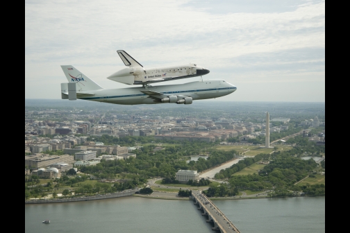 Space Shuttle Discovery DC Fly-Over (201204170012HQ)