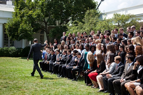 President Obama Waves Goodbye to Summer 2011 Interns 