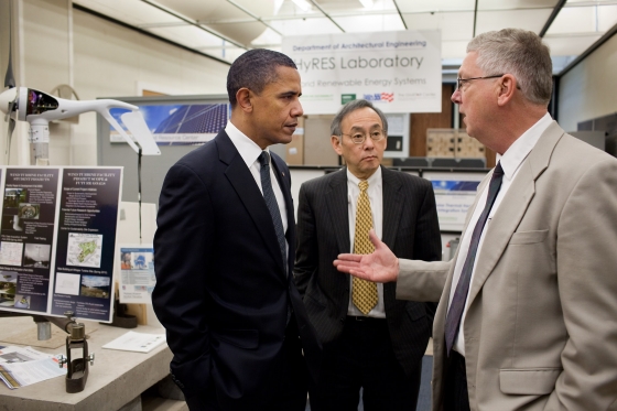 President Obama and Secretary Chu Tour Innovation Hub