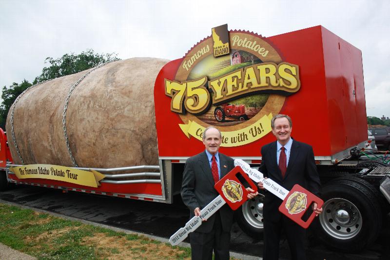 Stopping by the Famous Idaho Potato Tour - 06/12/12