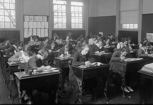 Junior High School: Classroom, by Harris & Ewing. Library of Congress Prints and Photographs Division, LC-H25- 91658-C
