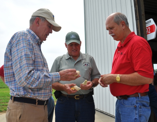 Senator Coats Visits Flint Farm in Washington