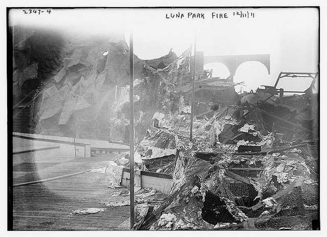 Luna Park Fire  Dec. 1911 (LOC)