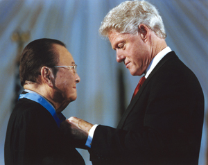 Daniel Inouye receives the Congressional Medal of Honor