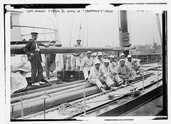 Capt. Albert Turner and some of SHAMROCK'S crew (LOC)