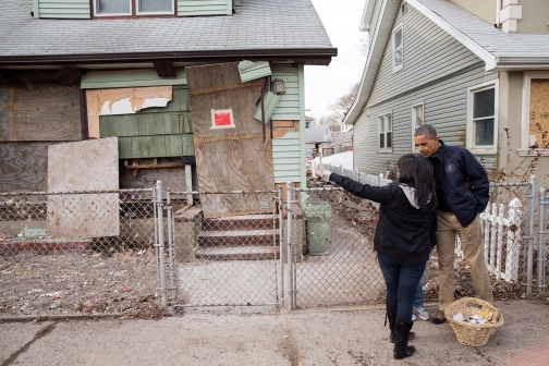 President Obama with Residents on Cedar Grove Avenue 