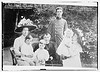 Vier Generationen: Konigin Viktoria von Schweden, Prinz Gustav Adolf, Gross herzogin Luise von Baden, Prinz Sigvard, Kronprinz Gustav von Schweden, Kronprinzessin Margaret mit Prinzessin Ingrid    (LOC) by The Library of Congress