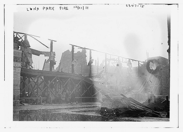 Luna Park Fire 1911 (LOC)