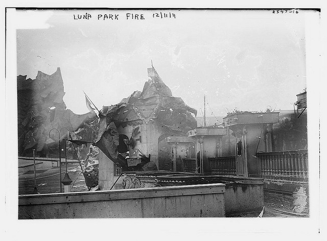 Luna Park Fire 1911 (LOC)
