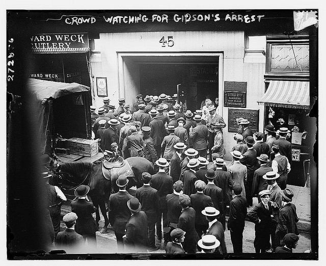 Crowd waiting for Gibson (LOC)