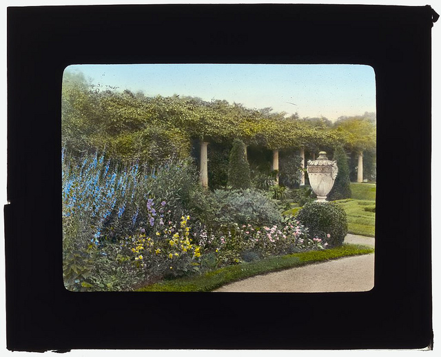 ["Hammersmith Farm," Hugh Dudley Auchincloss house, Harrison Avenue, Newport, Rhode Island. (LOC)