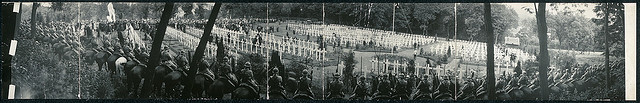 Cérémonie du "Memorial Day" au Cimetière Américain de Suresnes, le 30 Mai 1920 (LOC)
