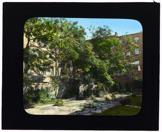 ["Jones Wood" townhouses, East 65th and East 66th Streets between Lexington and Third Avenues, New York, New York. (LOC)