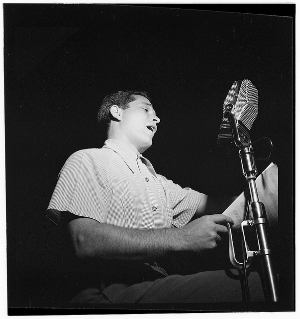 [Portrait of Perry Como, New York, N.Y., ca. Oct. 1946] (LOC)