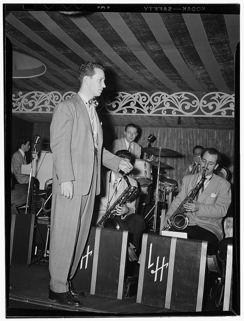 [Portrait of Sam Donahue, Aquarium, New York, N.Y., ca. Dec. 1946] (LOC)