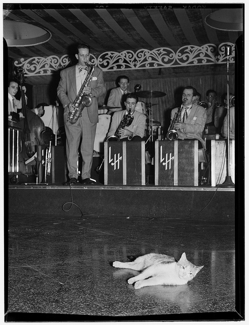 [Portrait of Sam Donahue and Hep, Aquarium, New York, N.Y., ca. Dec. 1946] (LOC)