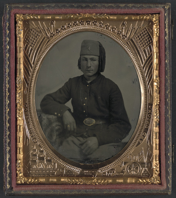 [Unidentified soldier of Company F, 34th Ohio Infantry Regiment or Piatt's Zouaves] (LOC)