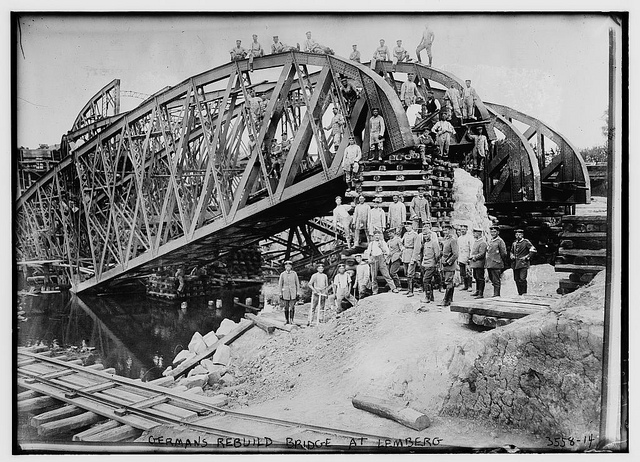 Germans rebuild bridge at Lemberg  (LOC)