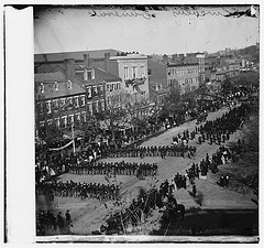 Lincoln's funeral on Pennsylvania Ave. (LOC)