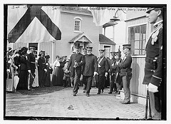 Secy Stimson & Gen. Grant at lawn party, Gov's Island. (LOC)