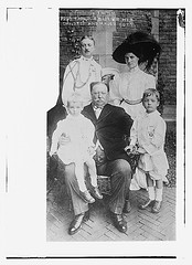 Pres. Taft, His sister, Her children and Maj. Butt. (LOC)