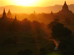 Sunst at Bagan (Myanmar)