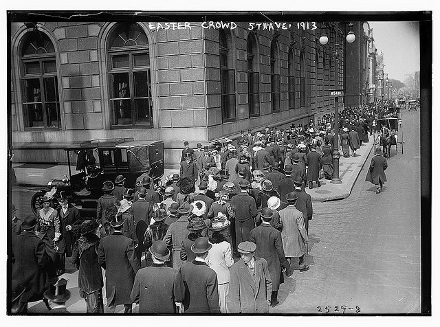Easter crowd - 5th Ave., 1913 (LOC)