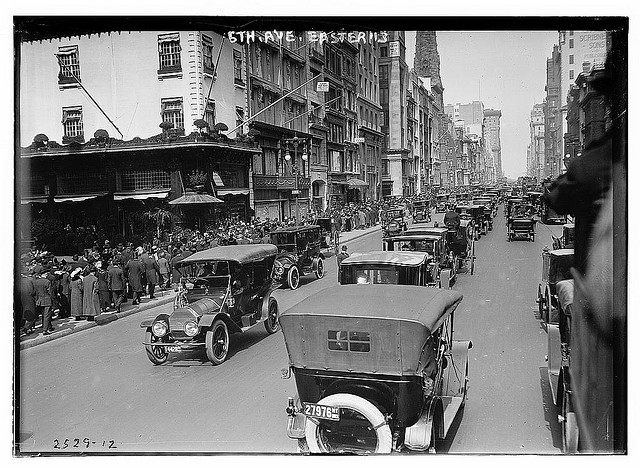 5th Ave., Easter, '13 (LOC)