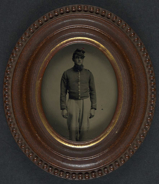 [Unidentified soldier in Union uniform and kepi] (LOC)