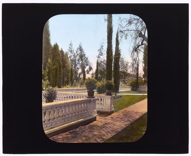 Mrs. Francis Lemoine Loring house, 700 South San Rafael Avenue, San Rafael Heights, Pasadena, California. (LOC)