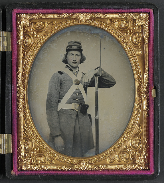 [Unidentified soldier in Confederate Virginia volunteer uniform with bayoneted musket] (LOC)