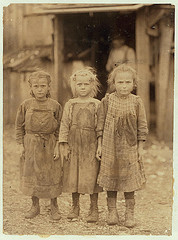 Josie, six year old, Bertha, six years old, Sophie, 10 years old, all shuck regularly. Maggioni Canning Co.  Location: Port Royal, South Carolina. (LOC)