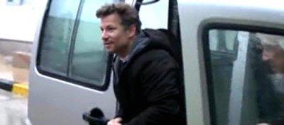 Photo: NBC journalist kidnapped in Syria freed

Richard Engel and his crew had been kidnapped and held for five days inside Syria by an unknown group before they were freed in a firefight. "We are pleased to report they are safely out of the country," NBC said in a statement.  http://abcn.ws/U9NUCB