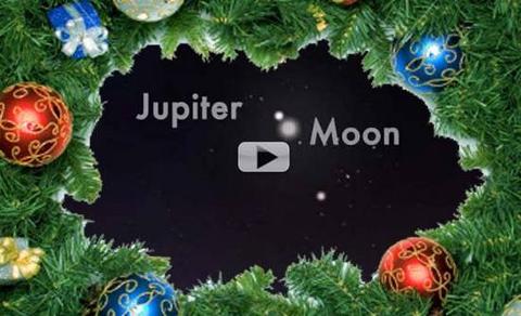 Jupiter and The Moon Converge On Christmas | Video