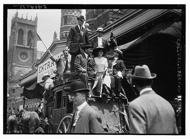 [California delegates on stagecoach at the 1912 Republican National Convention held at the Chicago Coliseum, Chicago, Illinois, June 18-22, 1912] (LOC)