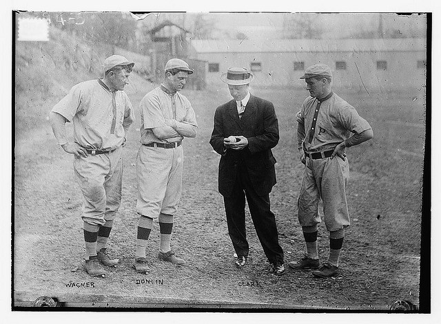 [Honus Wagner, Mike Donlin, manager Fred Clarke, Marty O'Toole, Pittsburgh NL (baseball)] (LOC)