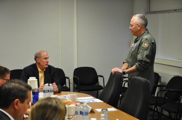 Senator Coats Visits the Fort Wayne Air National Guard Base