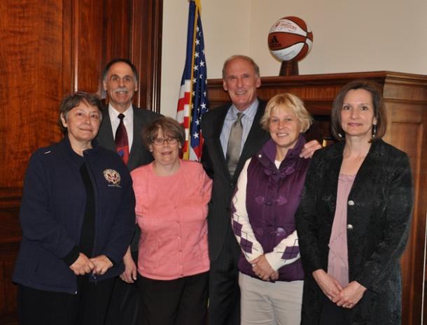 Senator Coats with Members of the Douglas MacArthur Elementary School