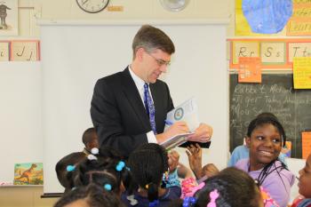 Rep. Paulsen visits with Crestview Elementary students in Brooklyn Park
