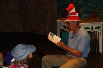 Paulsen spends time during "Dr Seuss On The Loose" at the Minnesota Zoo reading to children