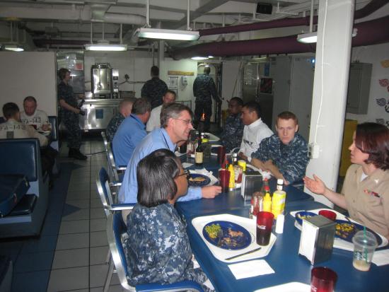Rep. Paulsen eats with Minnesotans serving in the U.S. Navy while in Afghanistan.