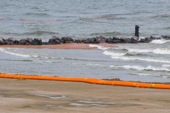 Natural and manmade boundaries trap oil from the 2010 BP oil spill in the Gulf of Mexico.