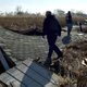 Restos de mobiliario doméstico esparcidos por un campo, como consecuencia del paso del Huracán Sandy, en la región de Staten island, Nueva York, el 12 de noviembre de 2012.