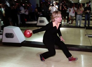 Senate candidate first lady Hillary Rodham Clinton bowls during a fund-raiser for St. Pius V School, Monday, July 17, 2000, at the Leisure Time bowling alley in New York's Port Authority bus terminal. (AP Photo/Beth A. Keiser)