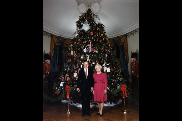 Christmas First Families: Bush 1992